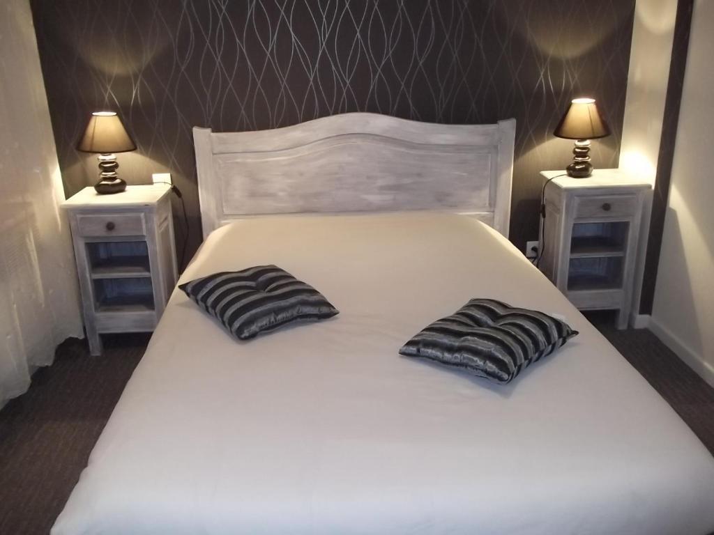 Hotel Des Cotes De Meuse Saint-Maurice-sous-les-Cotes Room photo